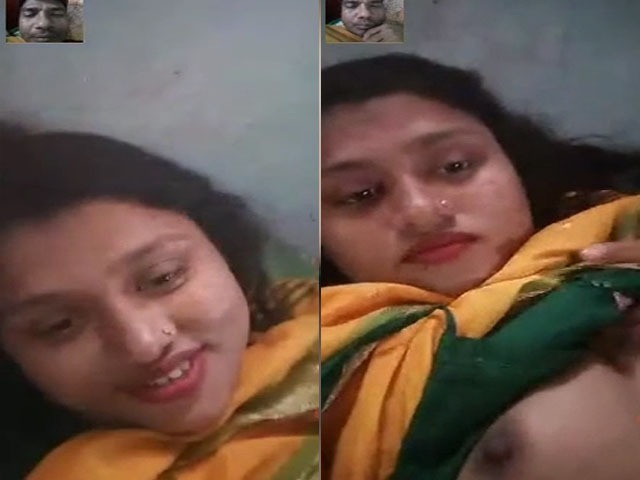 Bangladeshi Bhabhi showing boobs to her boyfriend