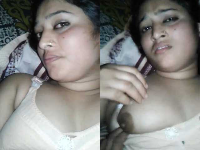 Bangladeshi beautiful Married Village Bhabhi boobs show MMS
