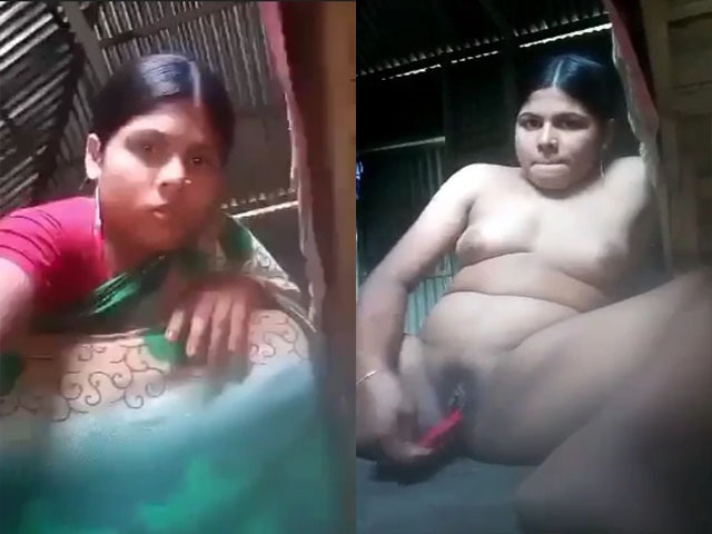 Bangladeshi housewife masturbating her pussy on cam