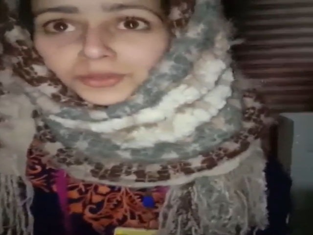 Beautiful Pakistani office girl gets into naughty sex act