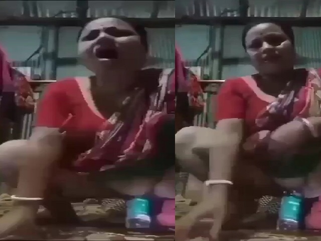 Bengali boudi sex masturbation using water bottle