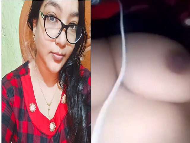Bengali girl topless sex chat with boyfriend