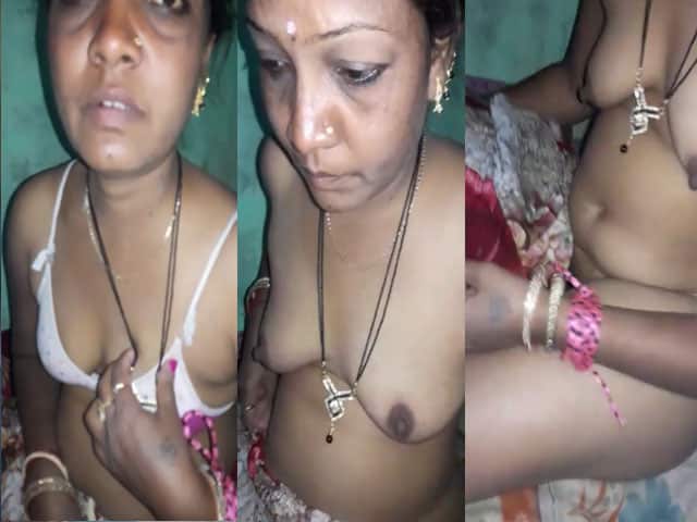 Dehati Bhabhi getting nude in front of her husband’s friend