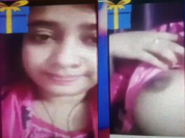 Dehati girl boobs show to lover on video call