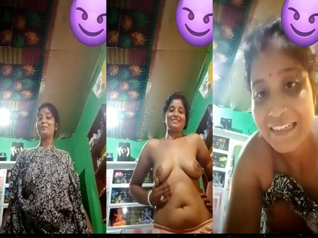 Desi Bhabhi shows boobs on video call