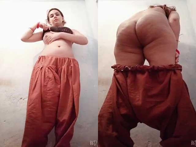 Desi Punjabi girl showing her boobs and ass