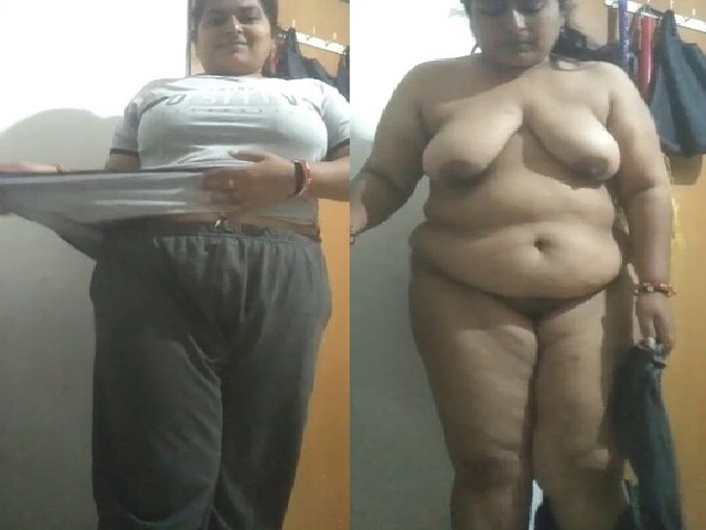 Desi bhabhi stripping and showing big boobs