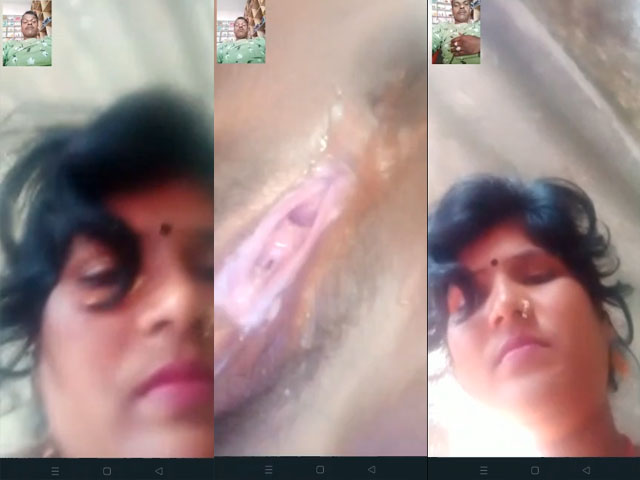 Desi village Bhabhi naked pussy show on video call