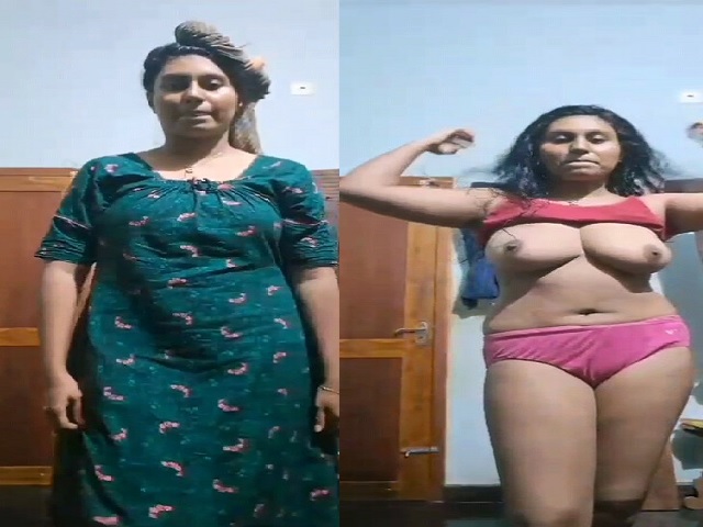 Indian girl flaunts boobs after a naked bath