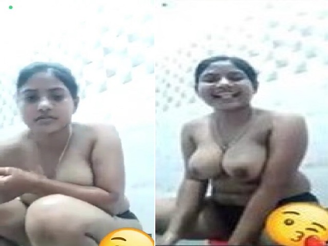 Indian girl selfie nude bathing live on call