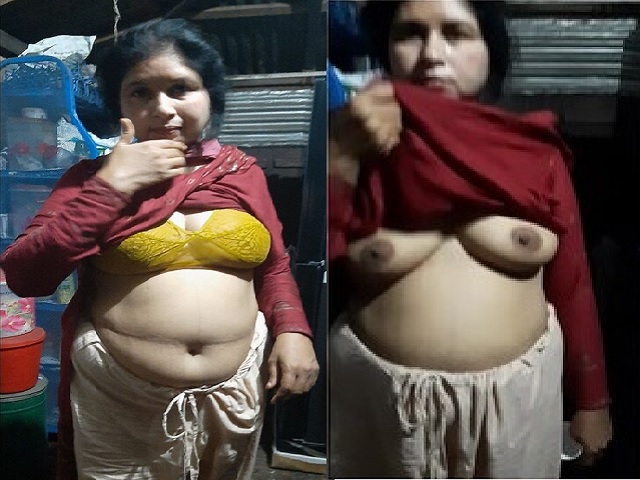 MILF boobs show to lover at home before sex