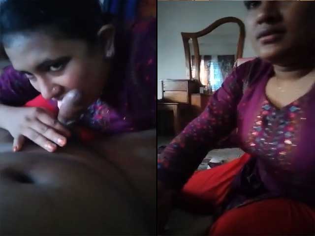 Muslim housewife sucking dick of her hubby
