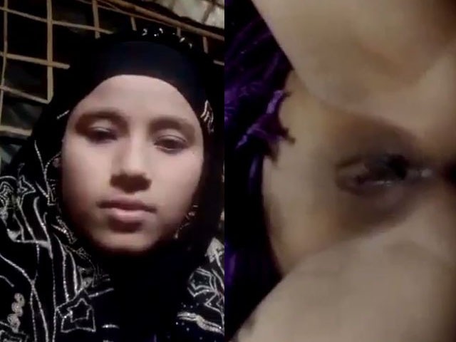 Muslim wife showing her beautiful pussy on cam