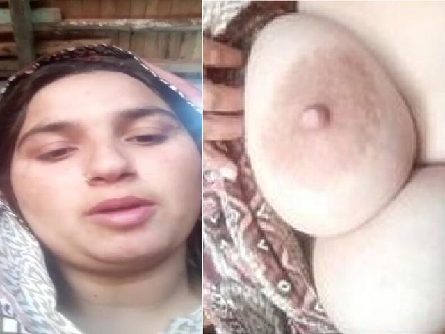 Paki Pashto bhabhi seducing with big boobs