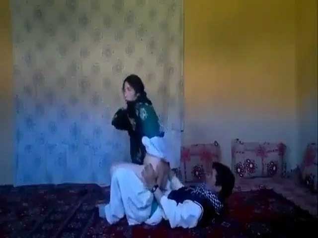 Pathan couple fucking hard on cam
