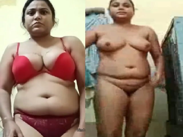 Punjabi MILF fingering pussy in nude in a horny mood