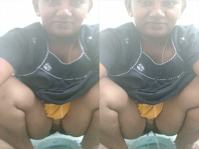 South indian wife showing her pissing pussy to hubby