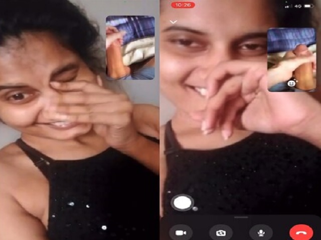 Srilankan tattooed girl boobs show viral live