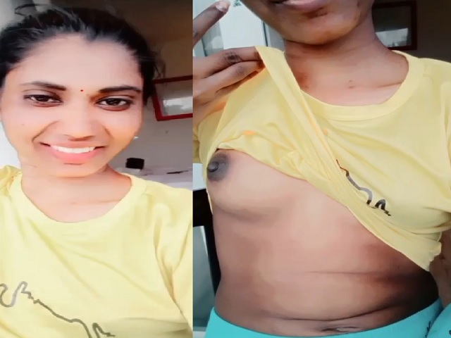 Tamil girl small boob showing to her best friend