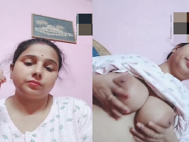 Bhabhi selfie video showing her huge milk tankers