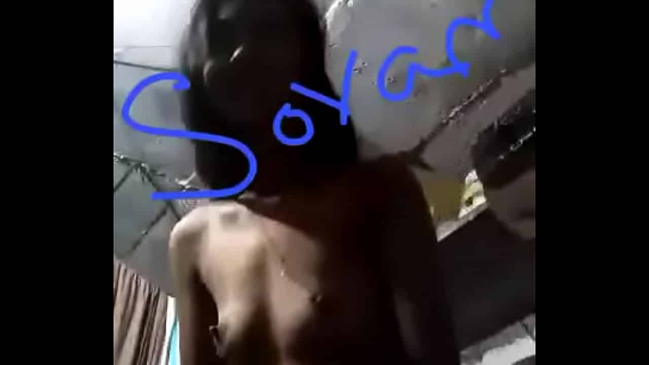 Tiny tits Desi wife striptease MMS selfie video