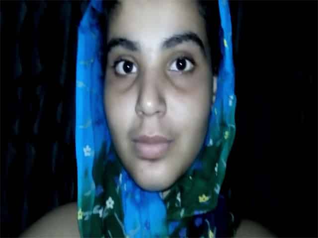 Booby Indian girl displaying her nude big boobs