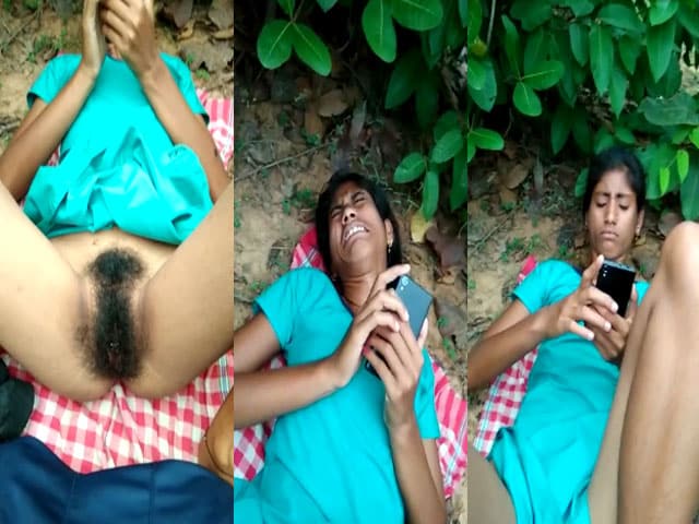Desi girl bushy pussy show outdoors