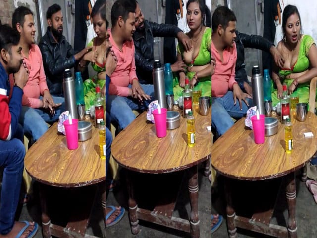 Busty Randi Bhabhi having fun with her clients