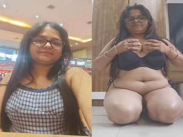 Chubby MILF in bra teasing pussy showing viral video