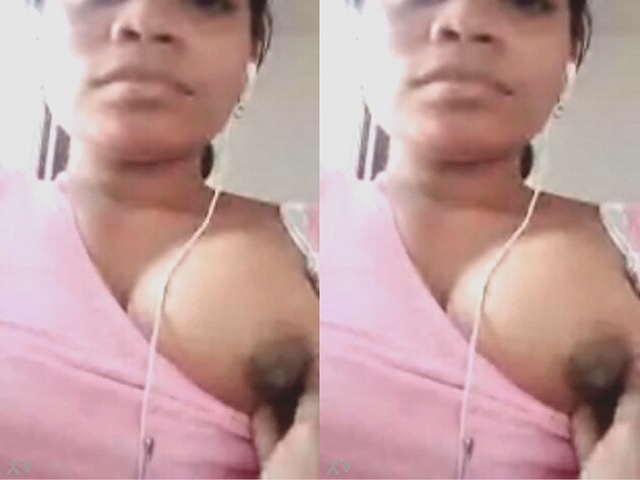 Cute desi girl boob pop out nipple showing