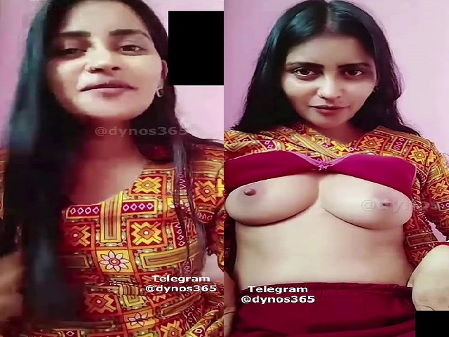 Cute famous girl Divya live cam nude act for money