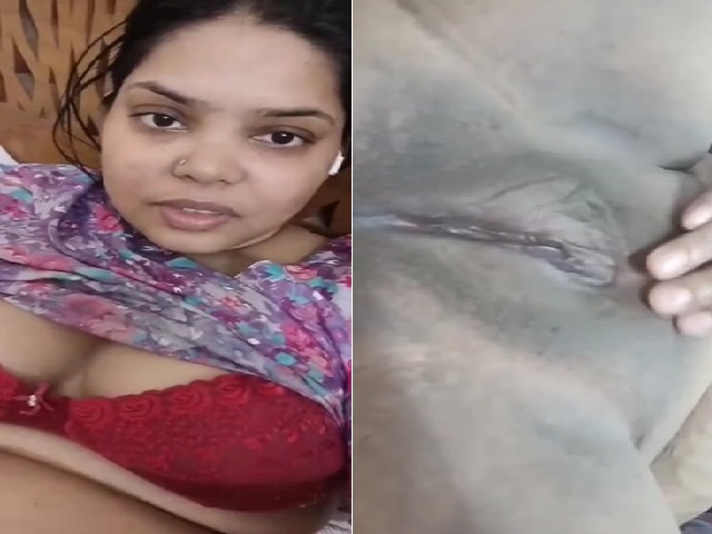 Cute girlfriend black pussy fingering solo nude