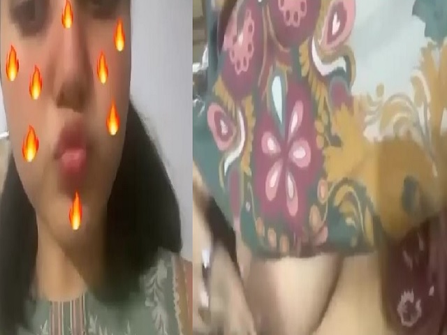 Cute girlfriend viral topless first time boob show