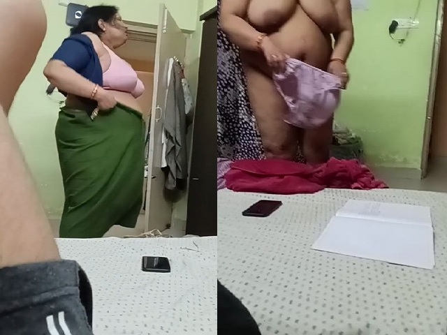 Daughter recording mom nude body viral dress change