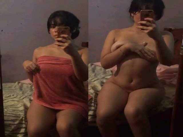 Fucking hot Bangladeshi girl showing her nudity