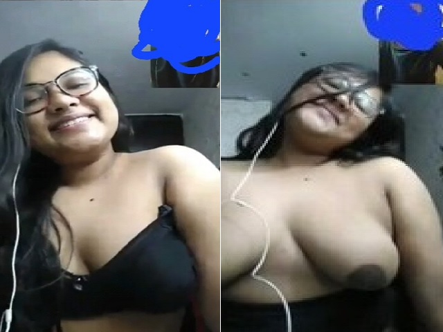 Girlfriend removing bra and viral big boobs show