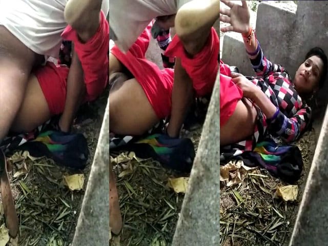 Hardcore pussy fucking outdoors video got leaked online