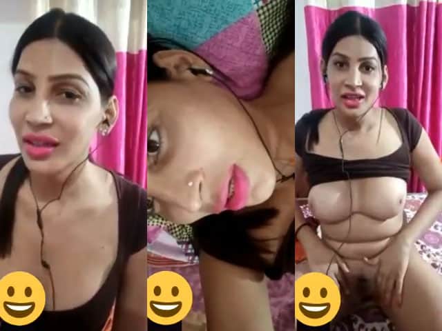 Horny Punjabi Bhabhi solo nude show video