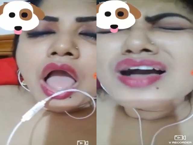 Horny beautiful Bhabhi masturbatinf and moaning