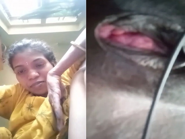 Horny bhabhi black pussy showing viral clip