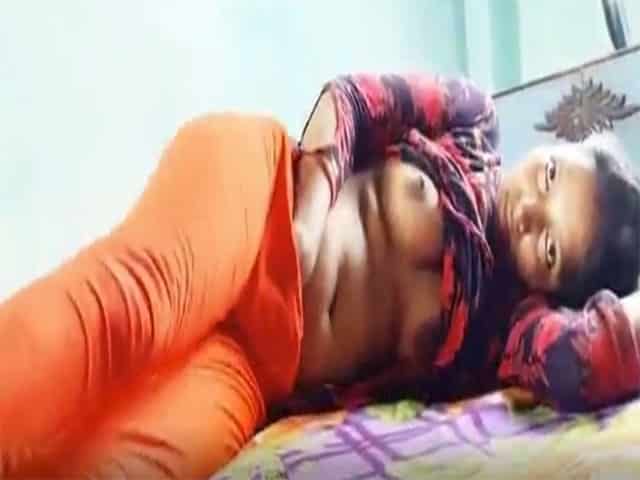 Horny virgin Indian girl rubbing her body parts on live call