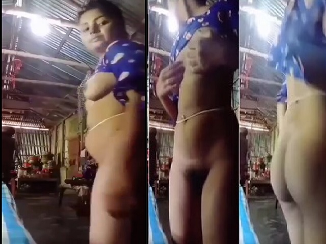 Lonely village girl nude showing viral clip
