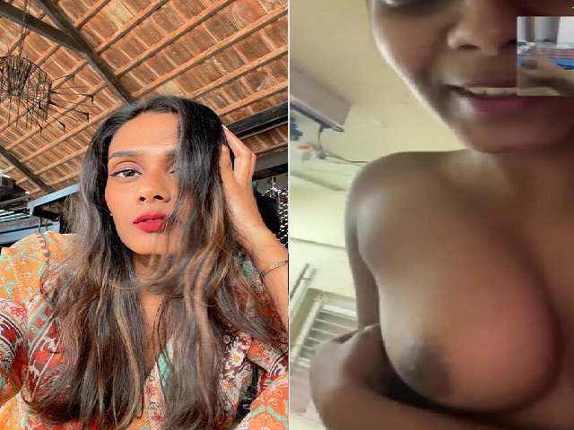 Mallu hot IT girl topless video call chat with lover