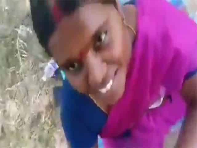 Married Tamil slut outdoor fun with her neighbor