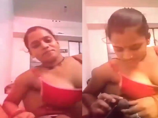 Married wife in bra gagging lover dick viral MMS