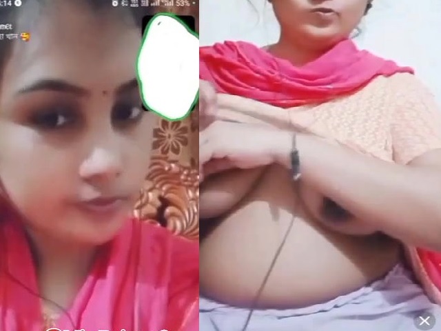 Massive tits showing bhabhi on Stripchat live cam