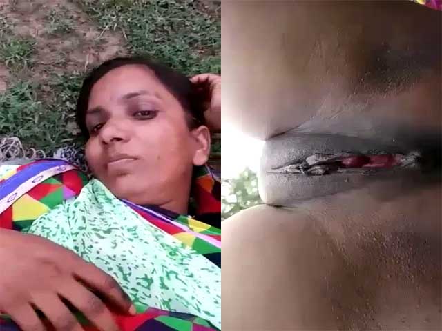 Mature Desi Bhabhi fucked outdoors on cam