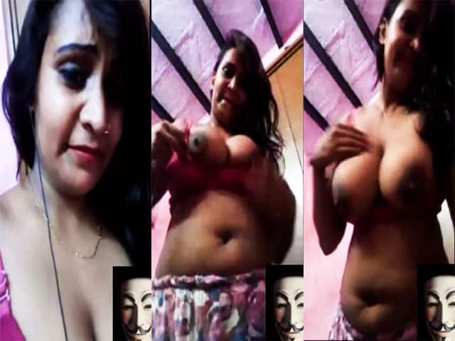 Naughty sexy boob show of a sexy Bhabhi