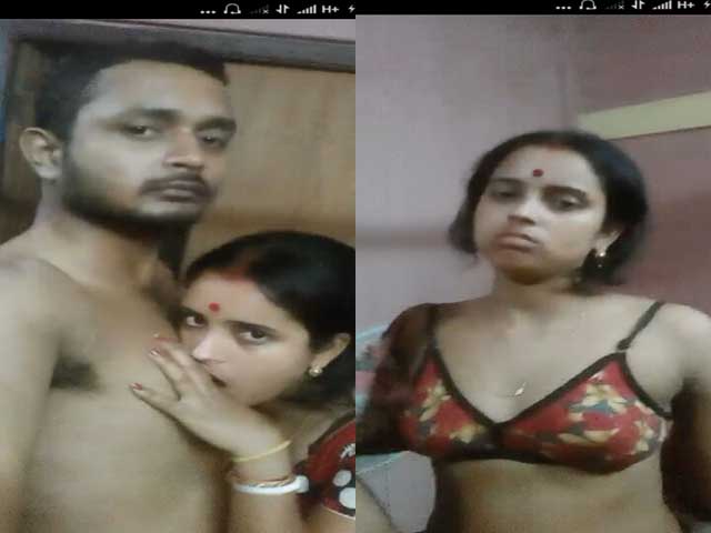 Newly-married couple foreplay sex on cam