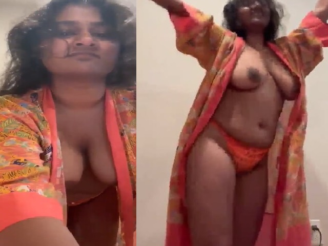 Open night dress boobs show of horny Indian bhabhi